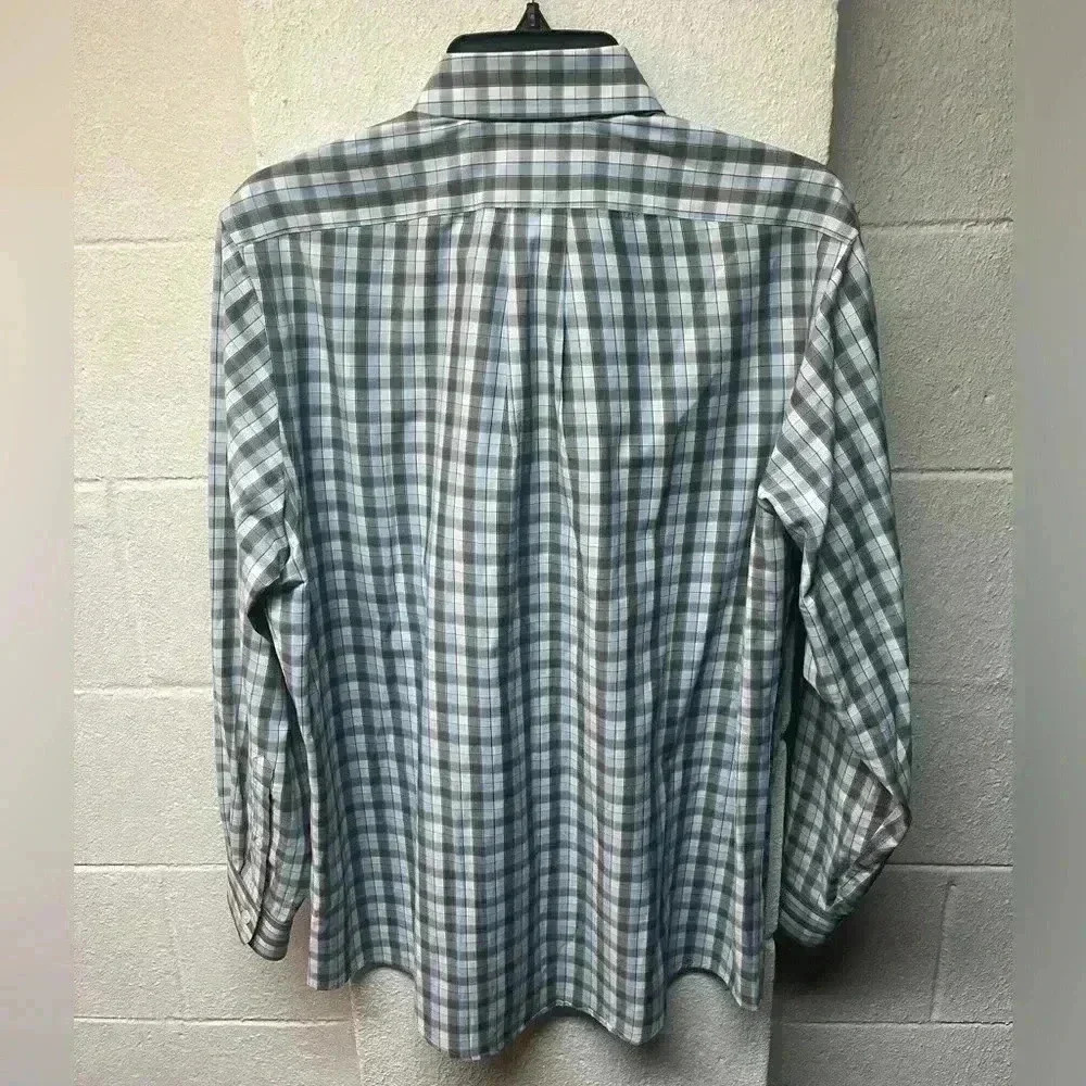 Eddie Bauer dress shirt. Size Small - Picture 2 of 3